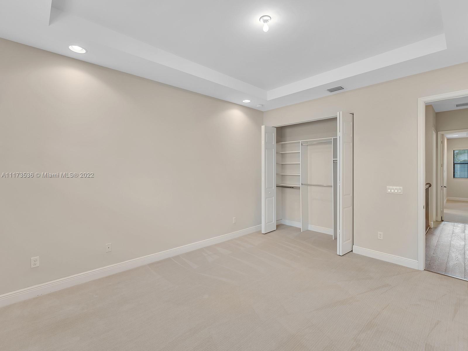 DOWNTOWN DORAL DUTCHER - Residential