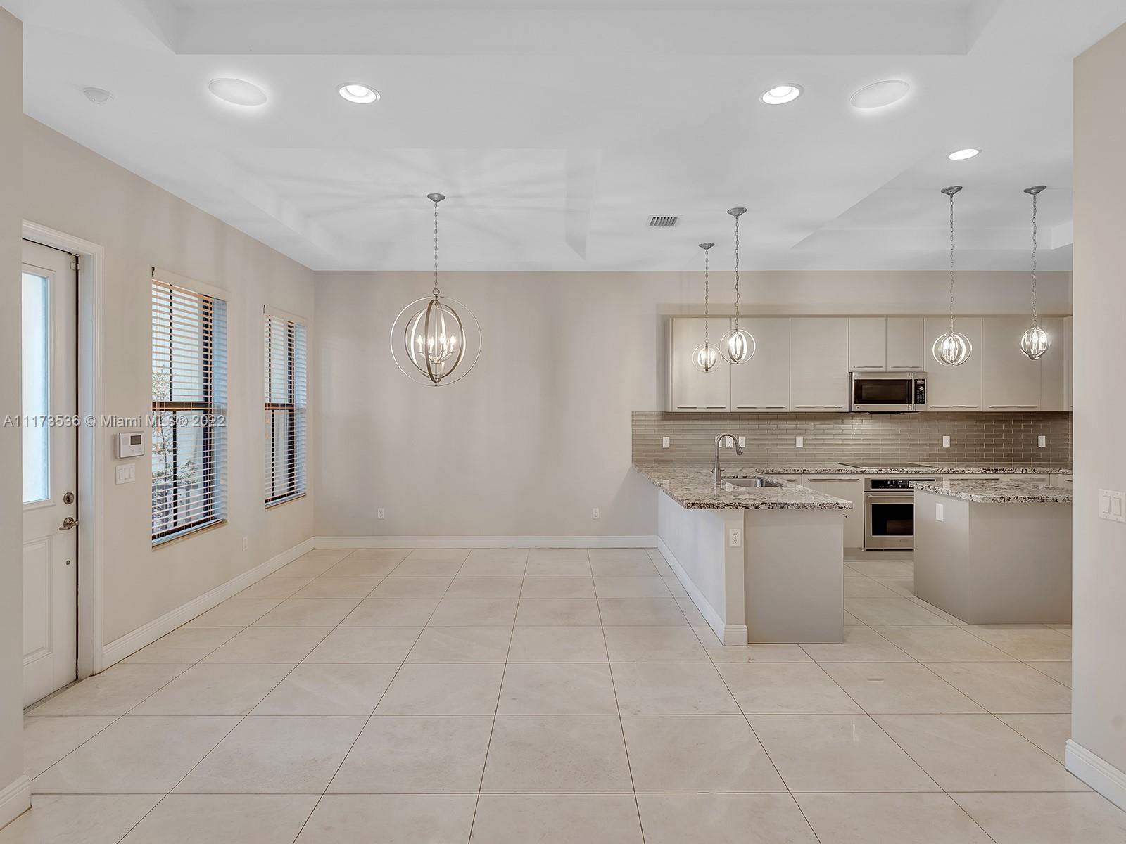 DOWNTOWN DORAL DUTCHER - Residential