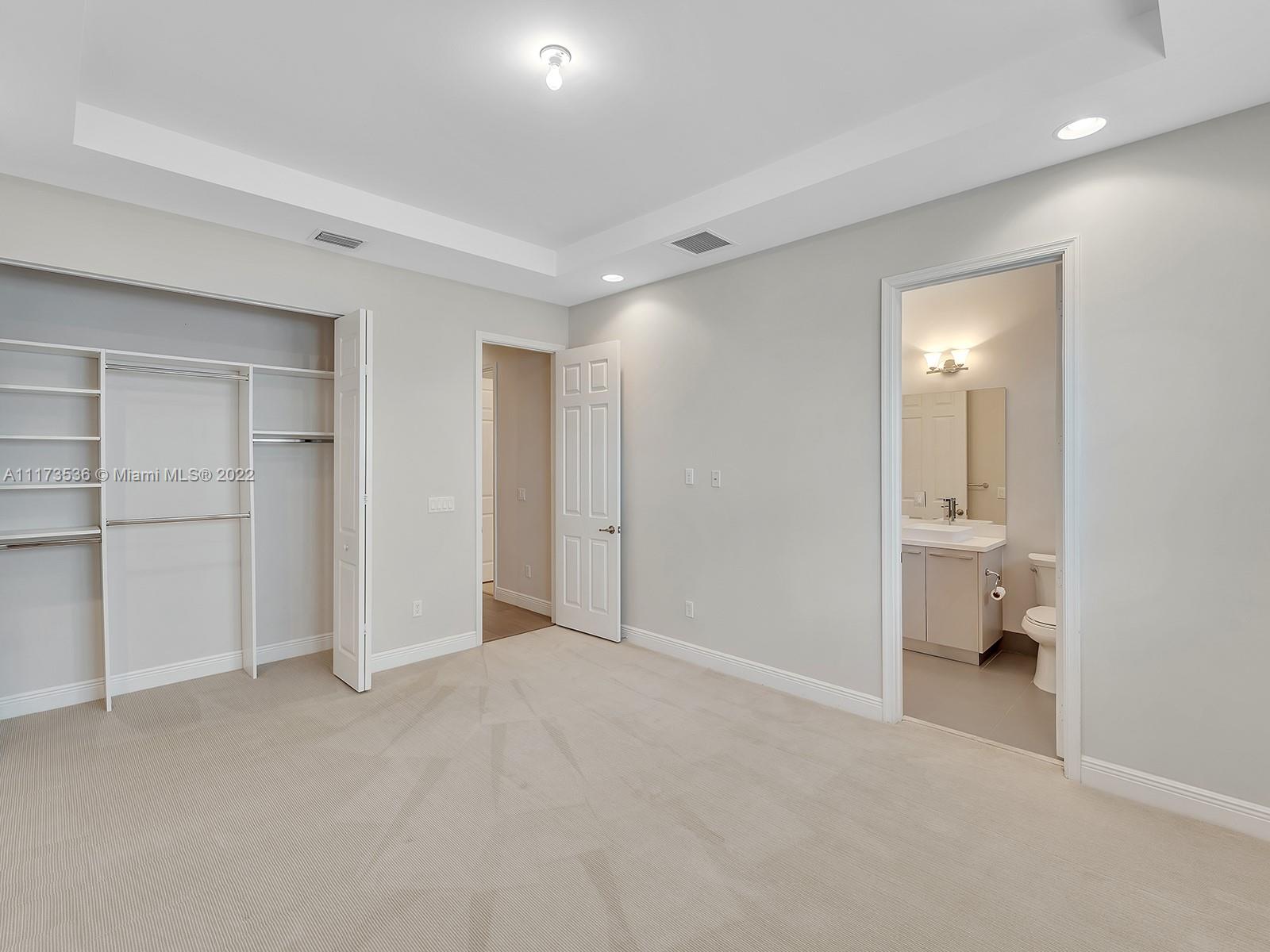 DOWNTOWN DORAL DUTCHER - Residential