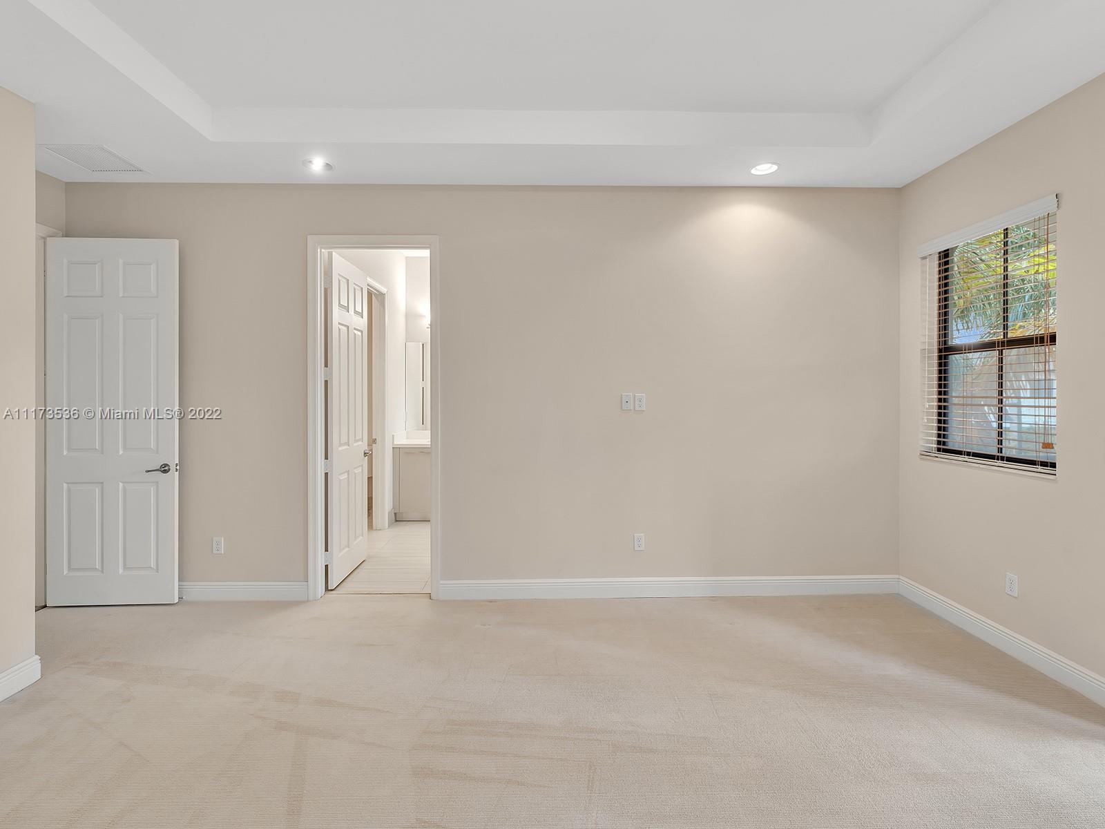 DOWNTOWN DORAL DUTCHER - Residential