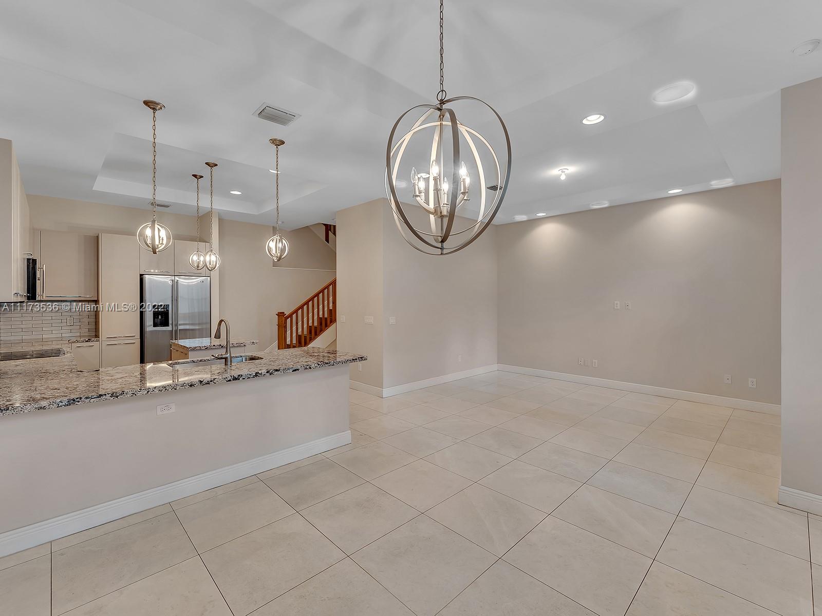 DOWNTOWN DORAL DUTCHER - Residential