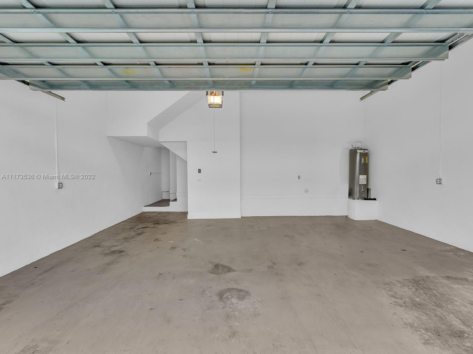 DOWNTOWN DORAL DUTCHER - Residential