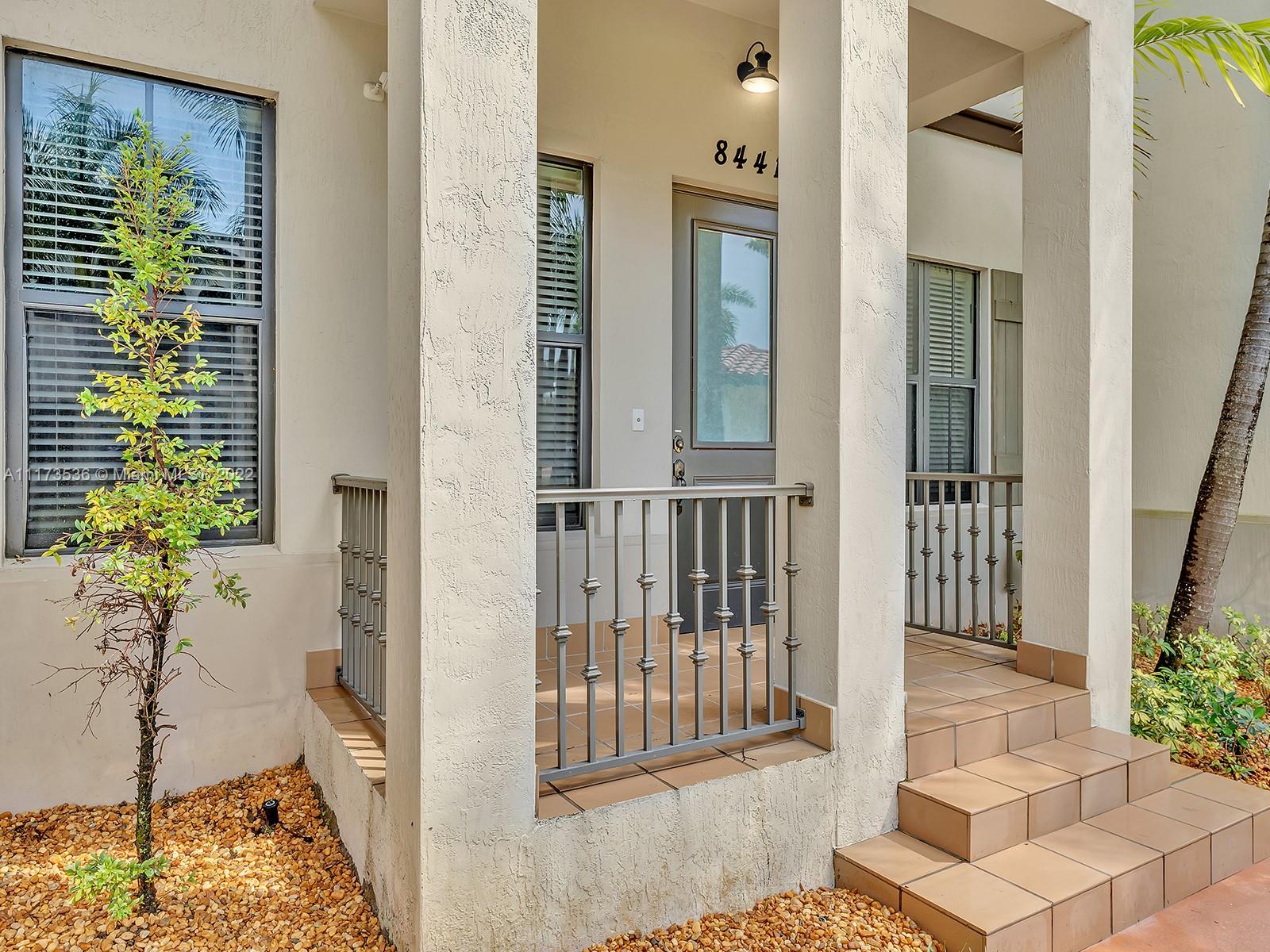 DOWNTOWN DORAL DUTCHER - Residential