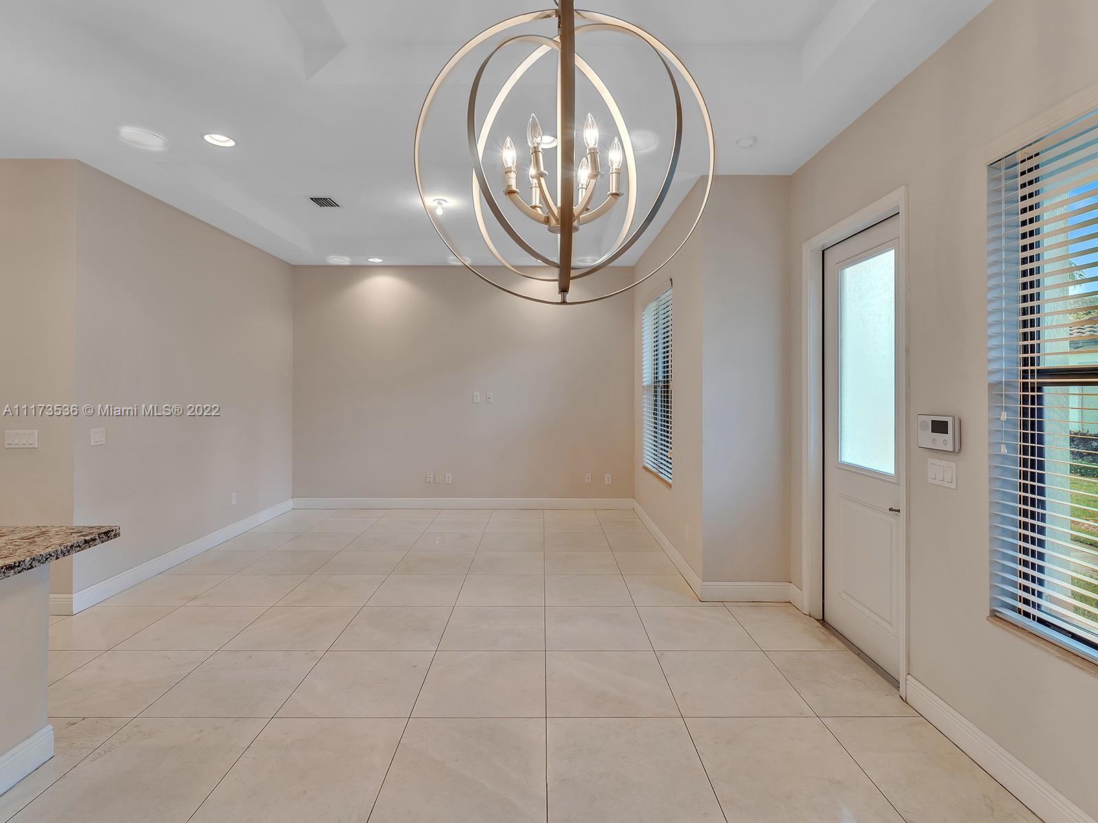 DOWNTOWN DORAL DUTCHER - Residential