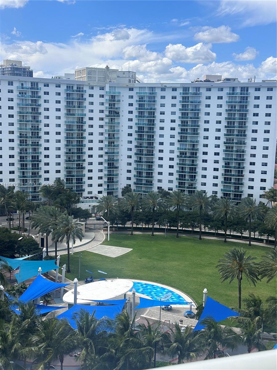 THE AVENTURA BEACH CLUB C - Residential