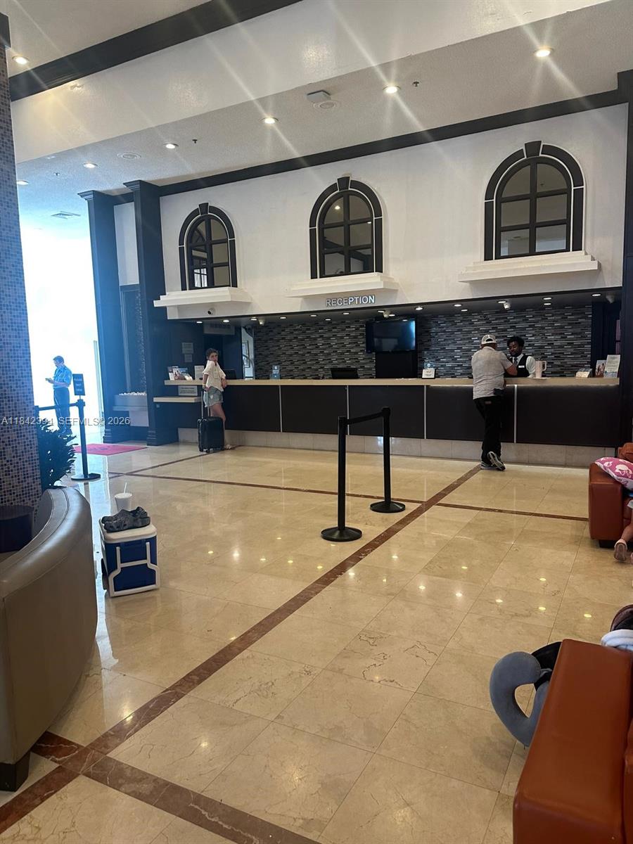 THE AVENTURA BEACH CLUB C - Residential