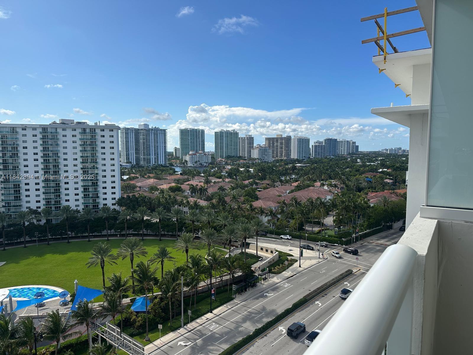 THE AVENTURA BEACH CLUB C - Residential