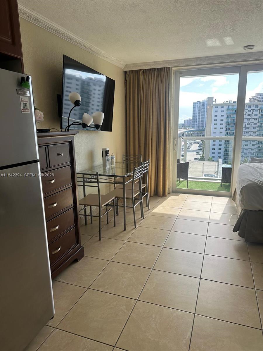 THE AVENTURA BEACH CLUB C - Residential