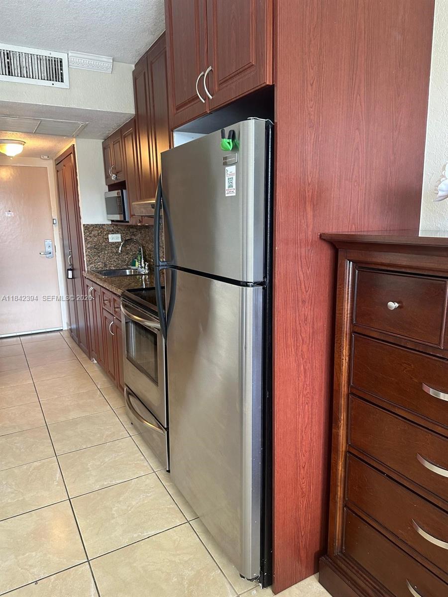 THE AVENTURA BEACH CLUB C - Residential