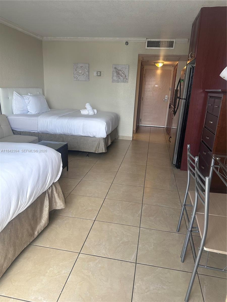 THE AVENTURA BEACH CLUB C - Residential