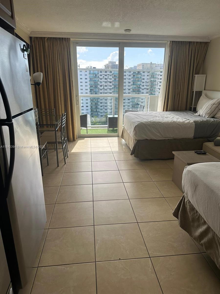THE AVENTURA BEACH CLUB C - Residential