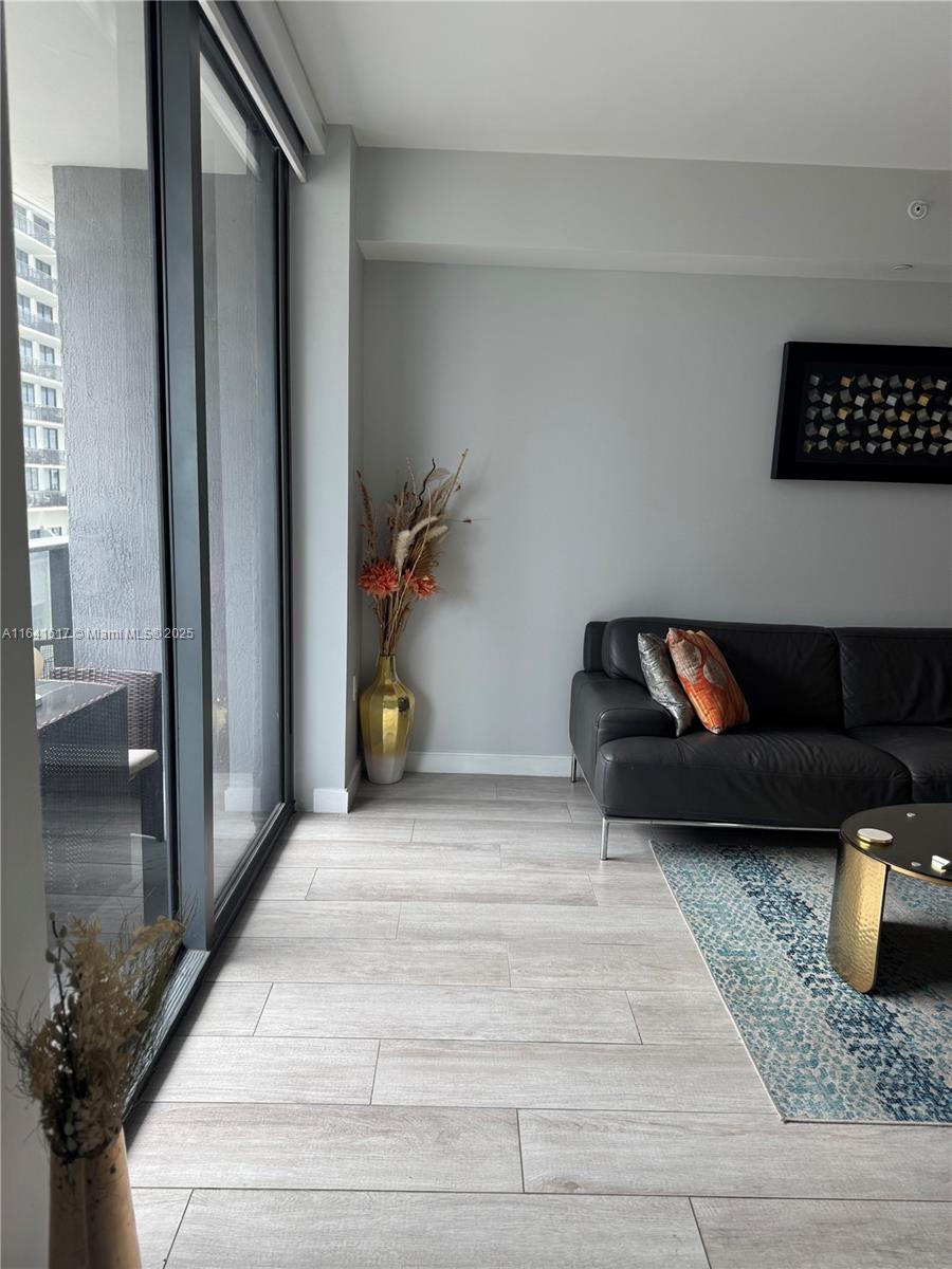 BRICKELL HEIGHTS WEST CON - Residential Lease