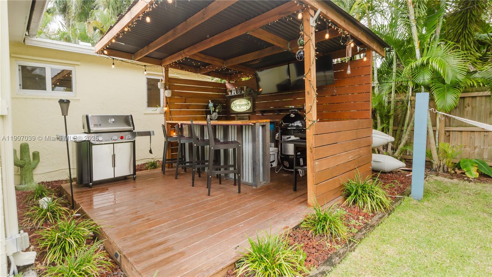 CENTRAL GOLF SEC OF HOLLY - Residential