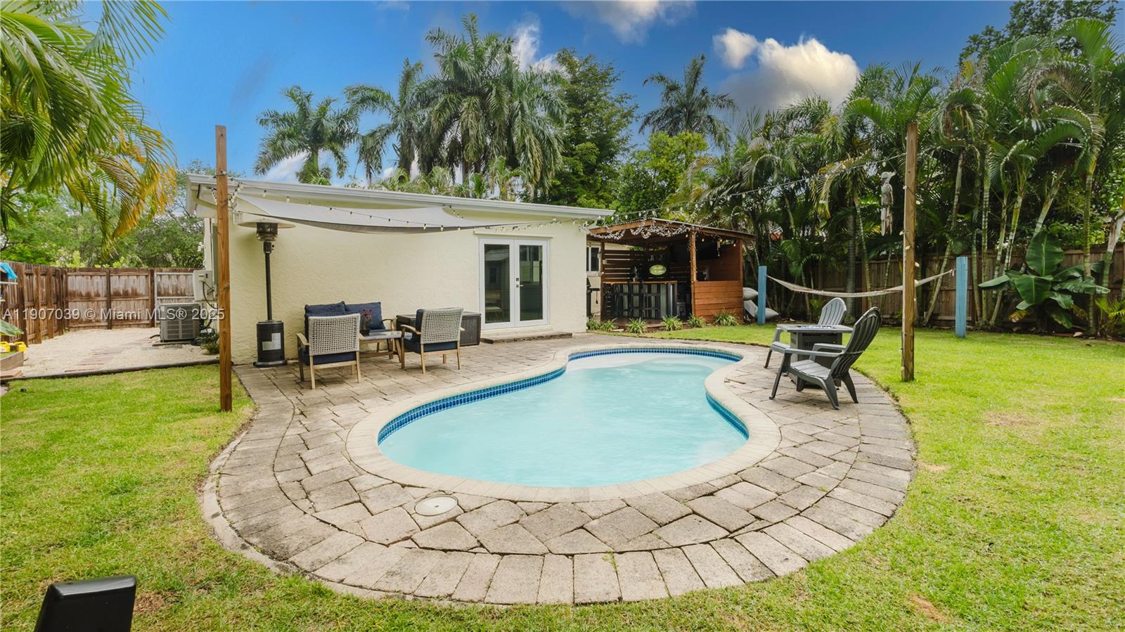 CENTRAL GOLF SEC OF HOLLY - Residential