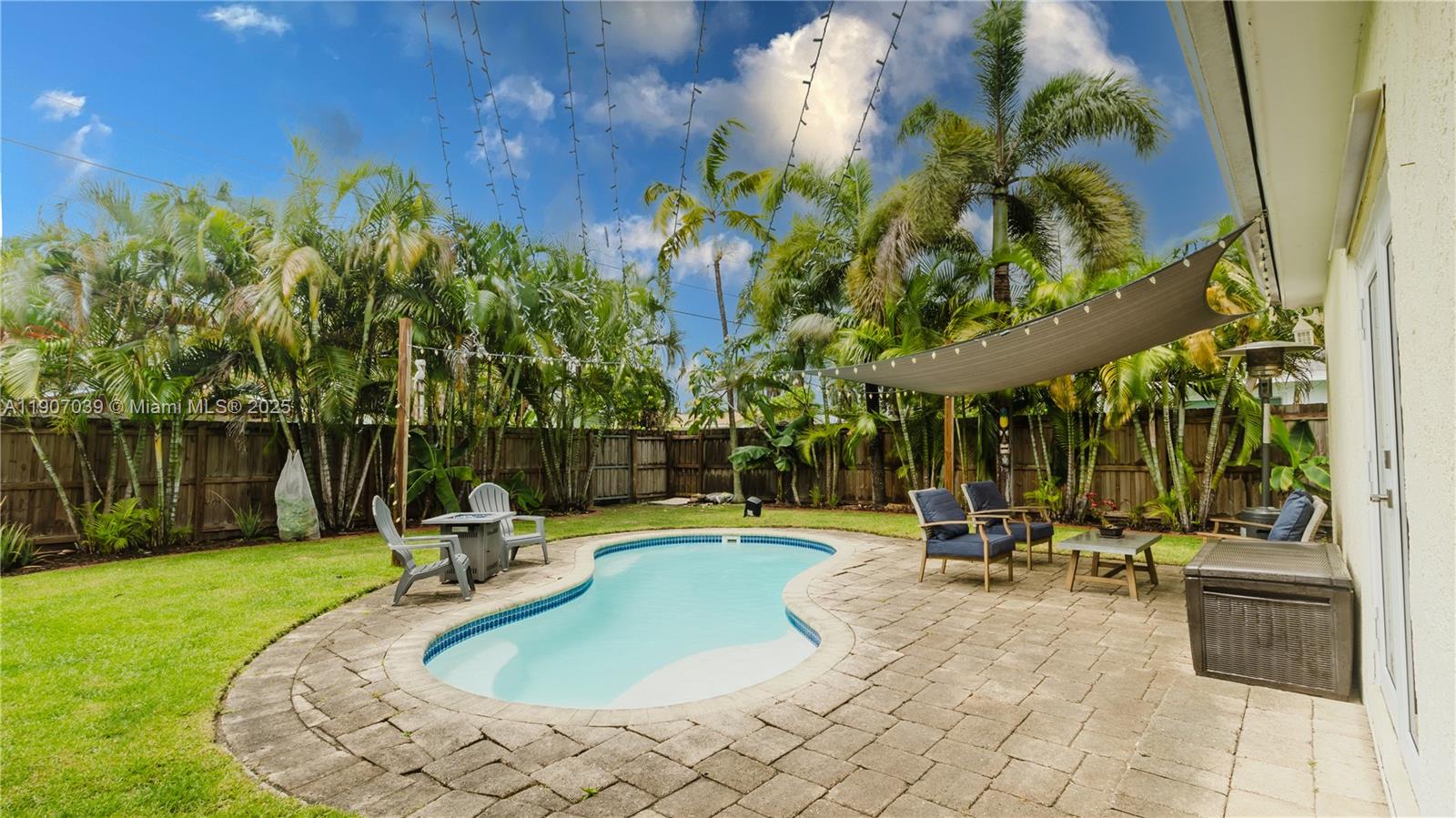 CENTRAL GOLF SEC OF HOLLY - Residential