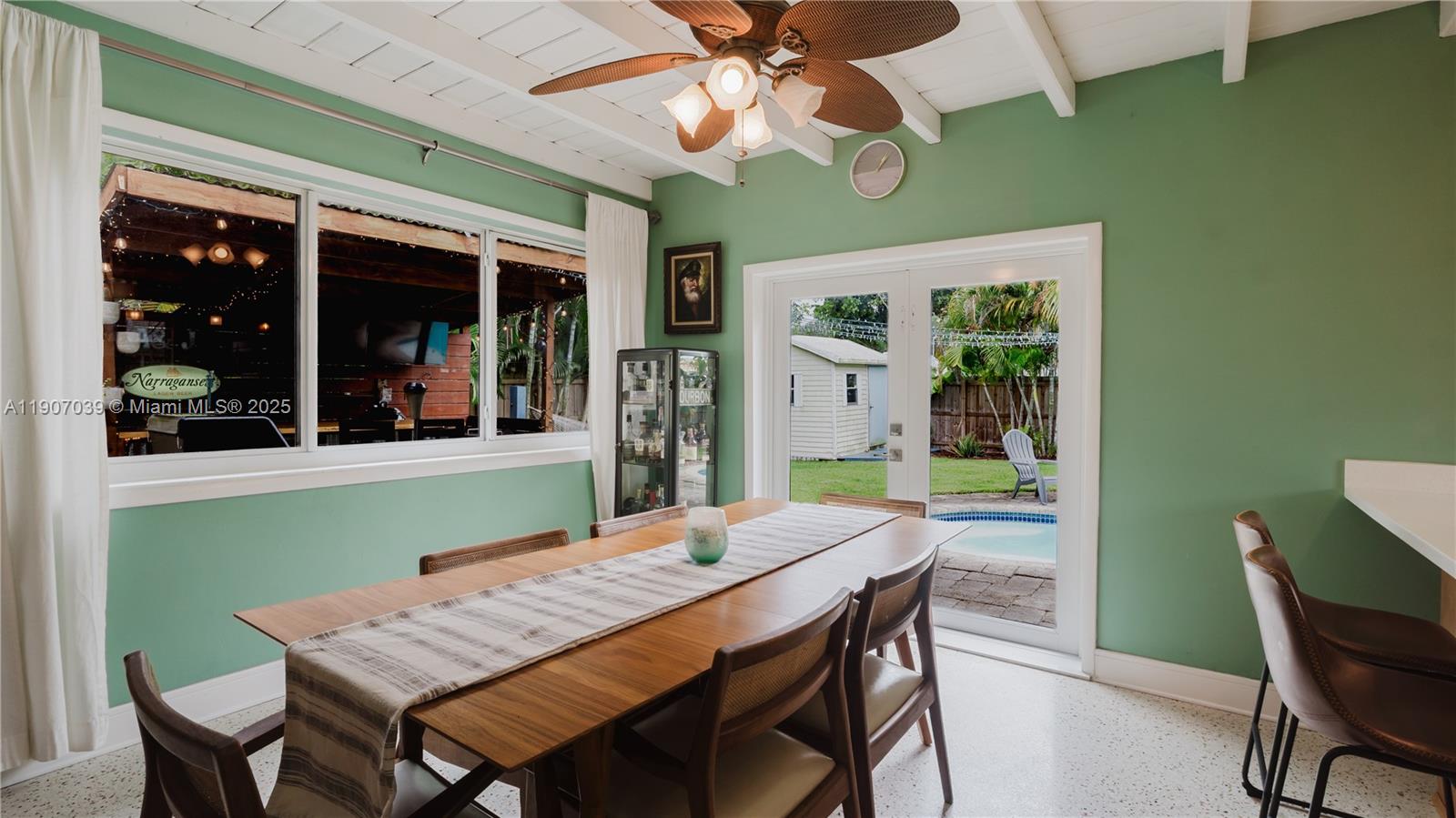 CENTRAL GOLF SEC OF HOLLY - Residential