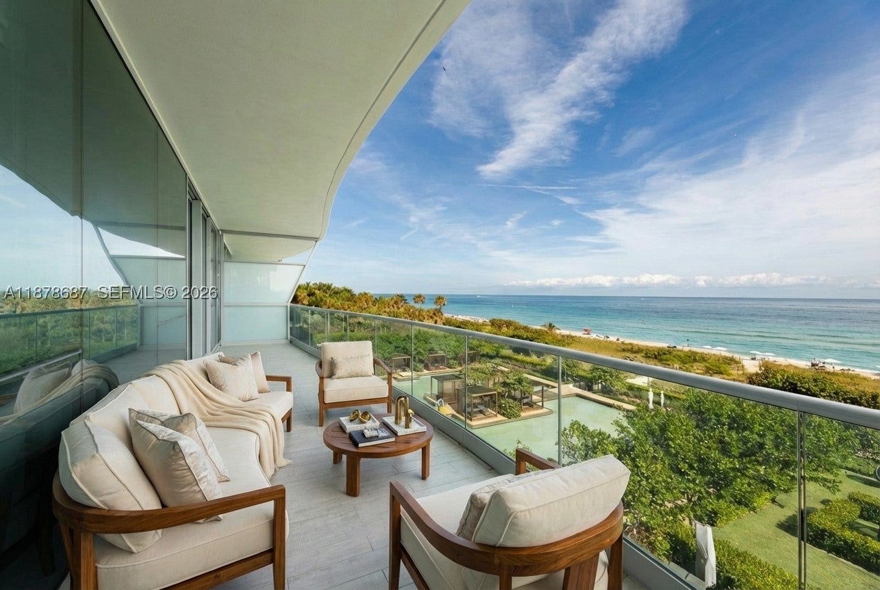 9349 Collins Ave 406