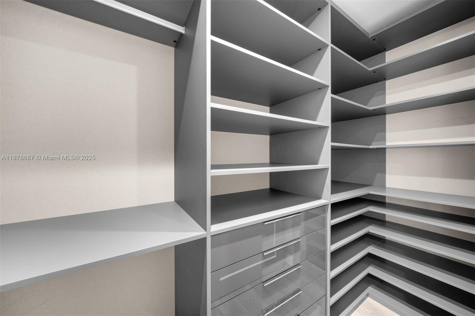 ALTOS DEL MAR NO. 5 - Residential