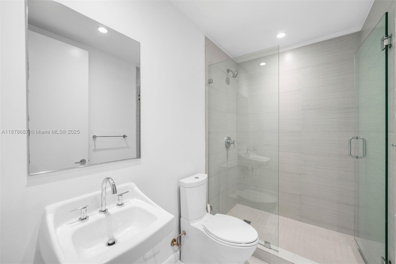 ALTOS DEL MAR NO. 5 - Residential