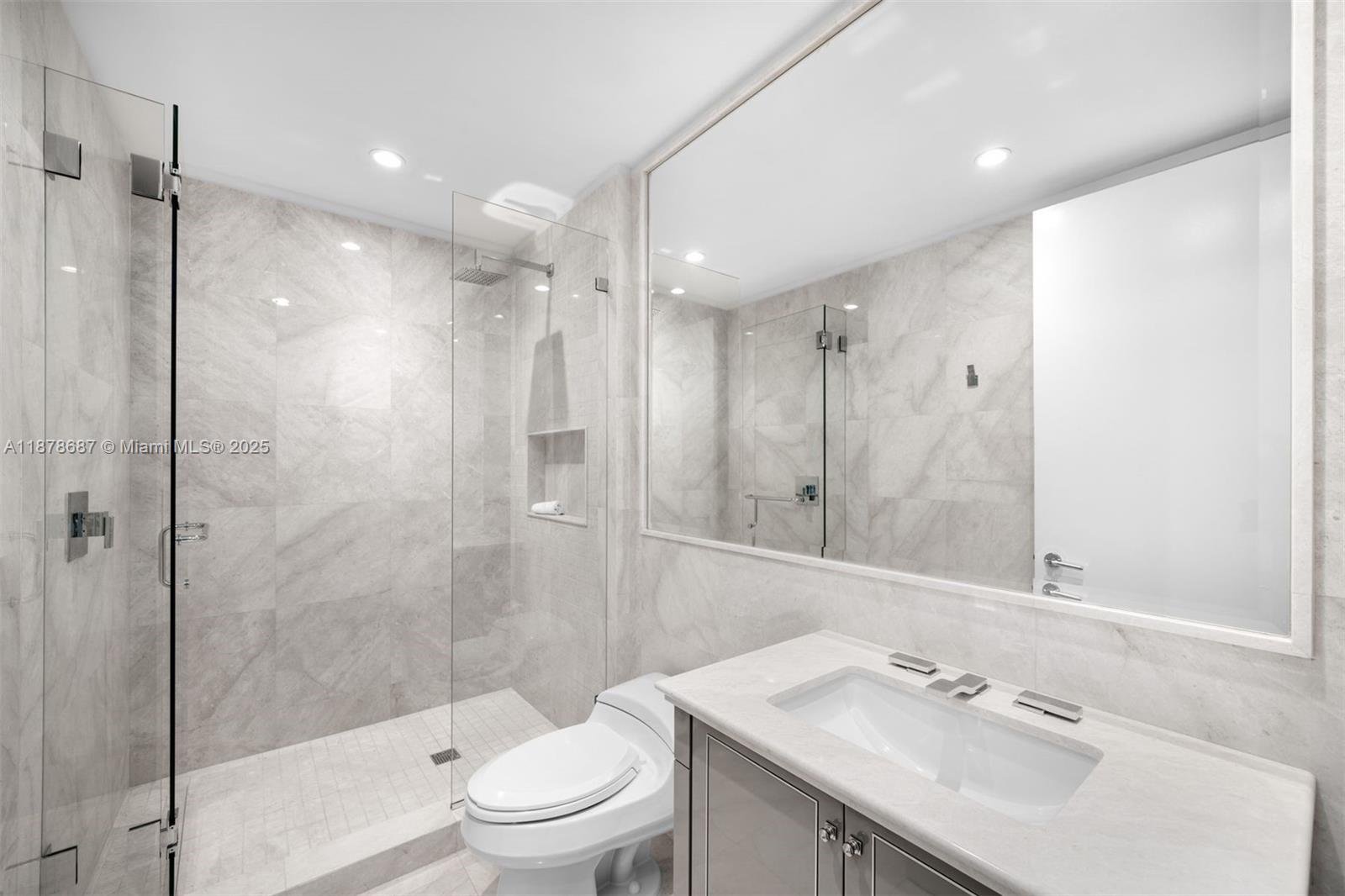 ALTOS DEL MAR NO. 5 - Residential