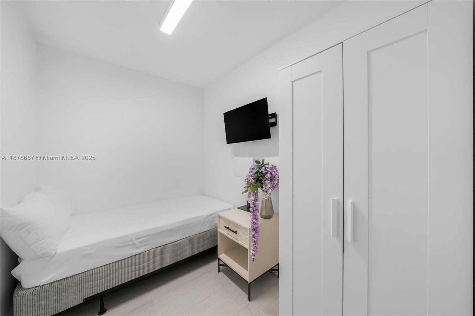 ALTOS DEL MAR NO. 5 - Residential