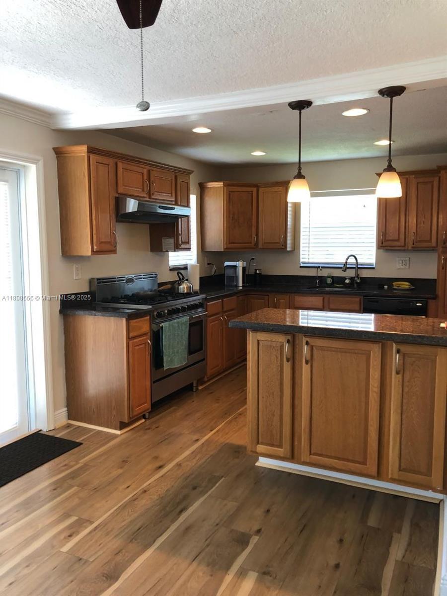 SUNSET TRAILS NO 2 - Residential Lease