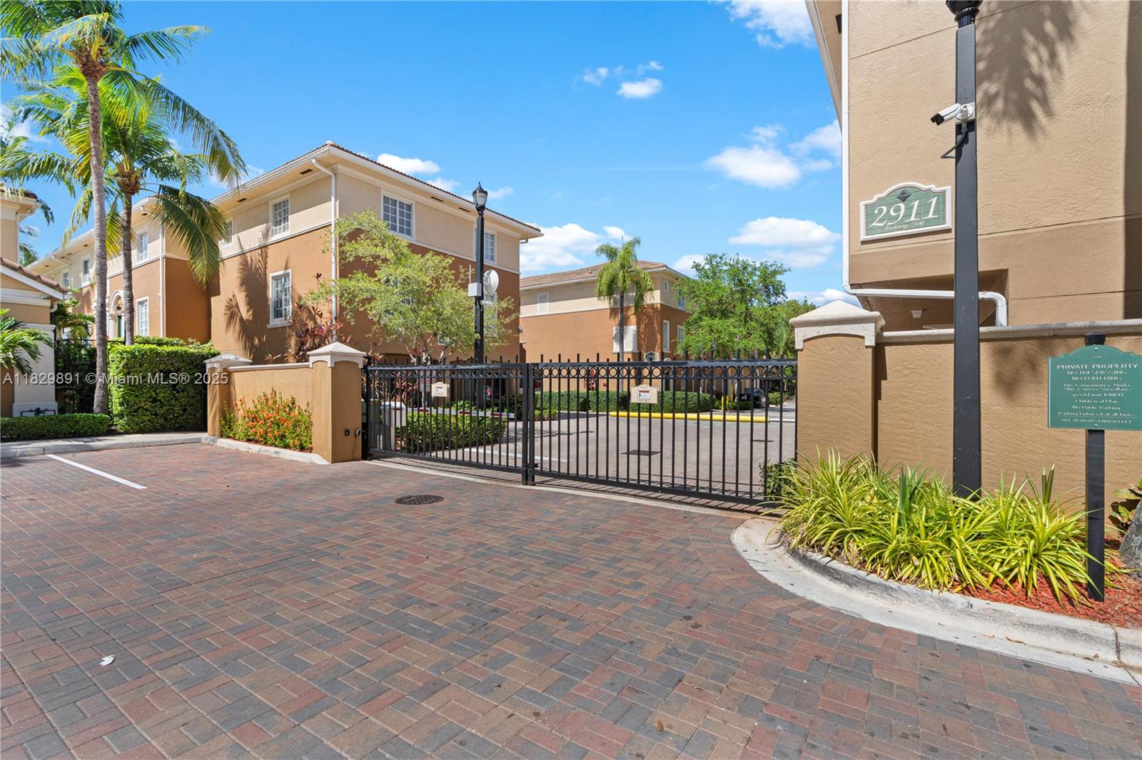 AVENTI AT AVENTURA CONDO - Residential