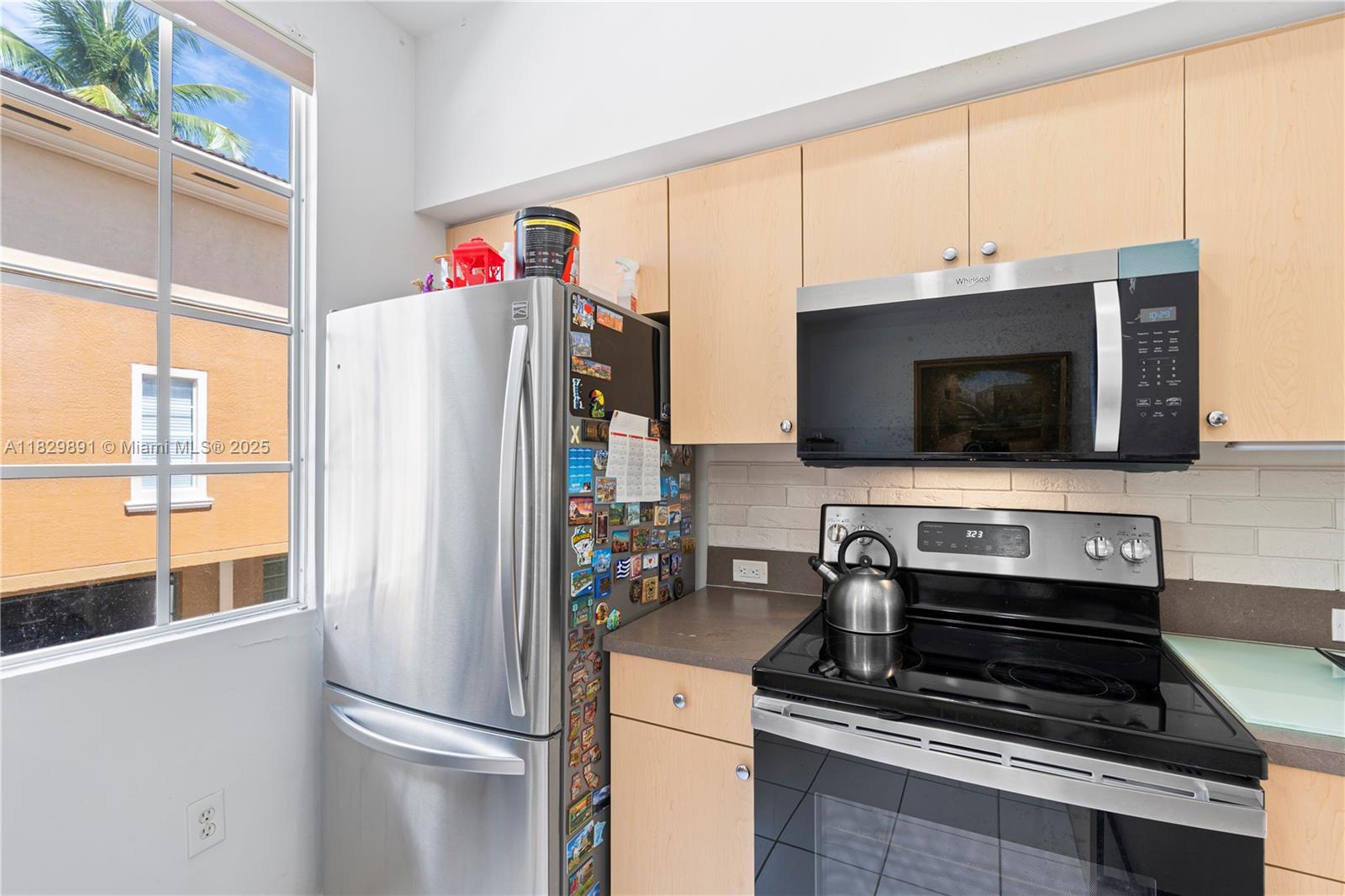 AVENTI AT AVENTURA CONDO - Residential