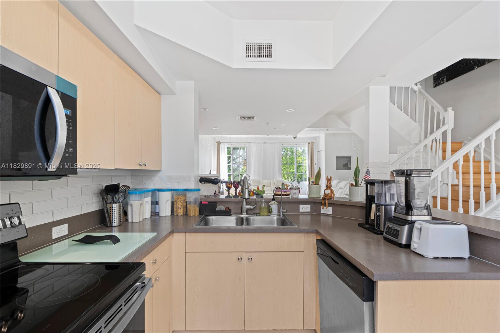 AVENTI AT AVENTURA CONDO - Residential