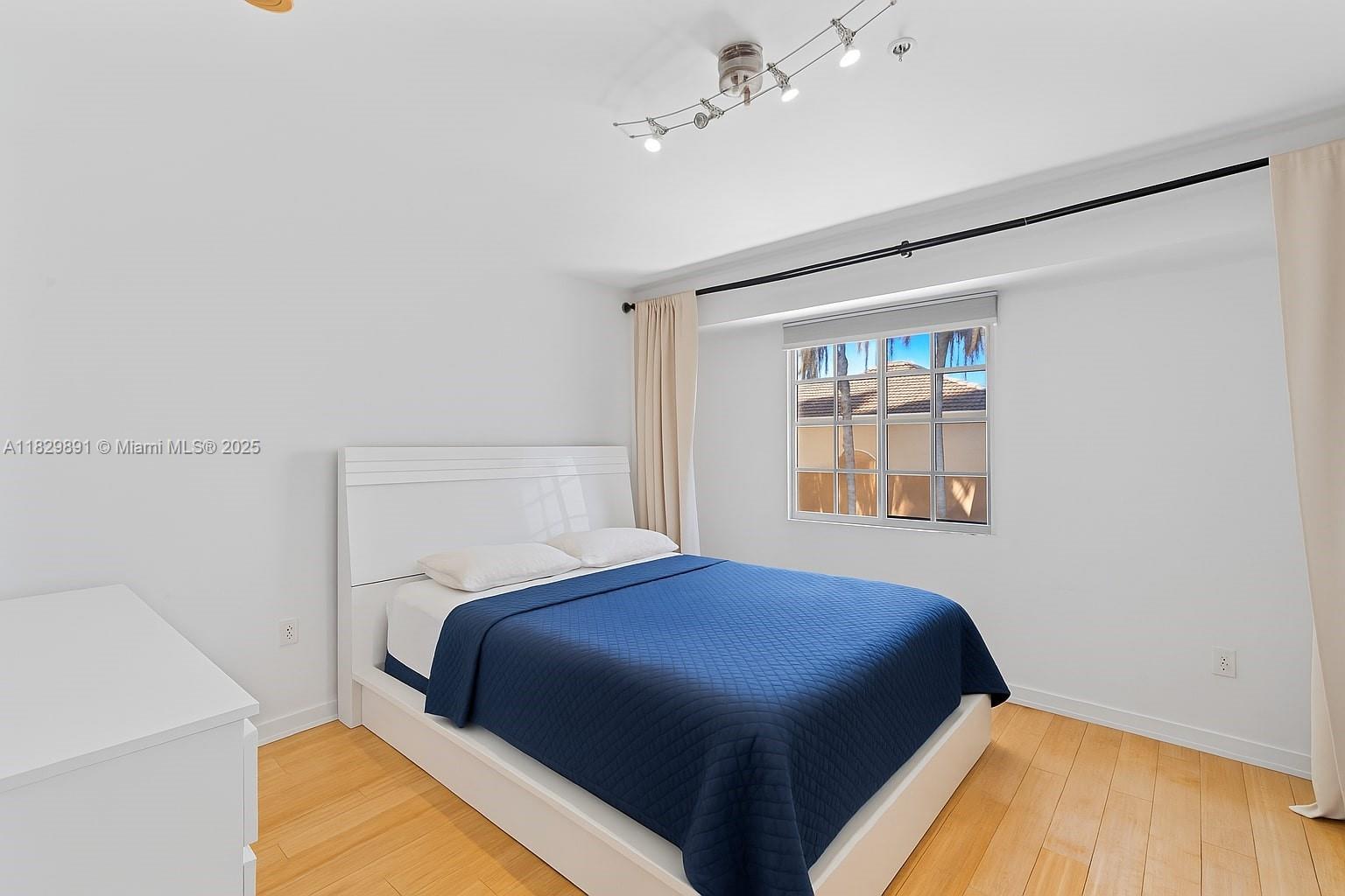 AVENTI AT AVENTURA CONDO - Residential