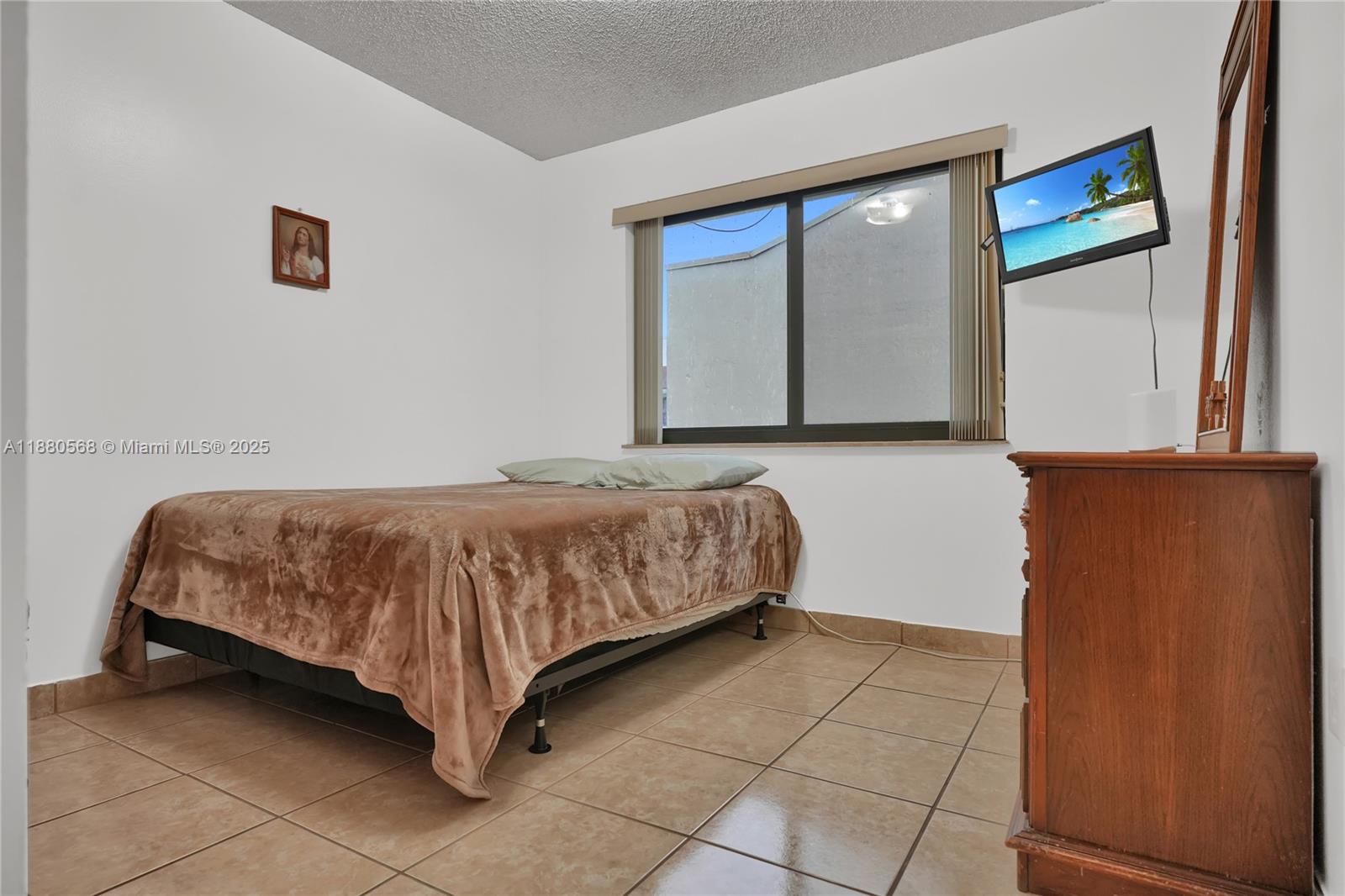 EL RELOJ VILLAS CONDO - Residential