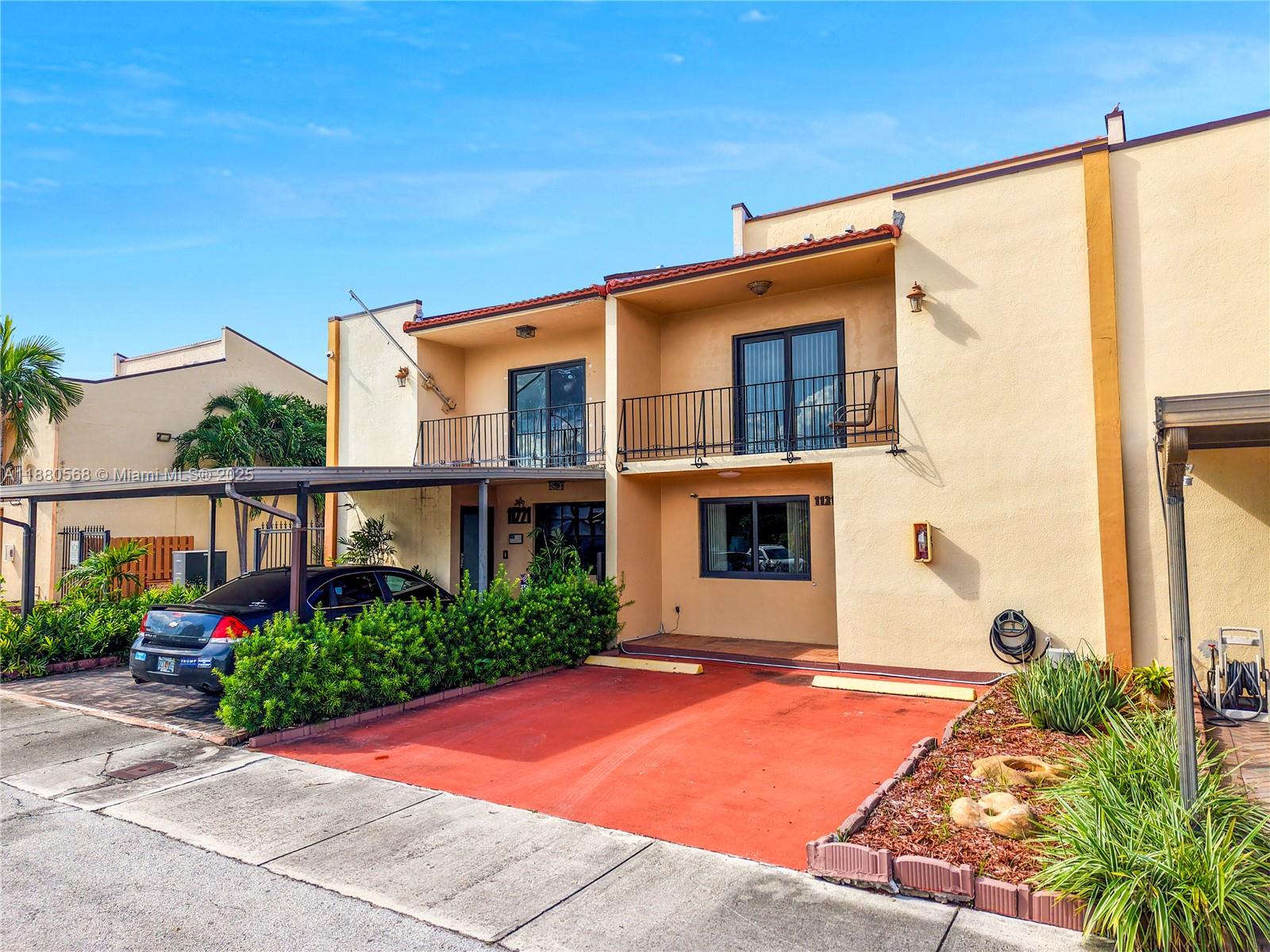 EL RELOJ VILLAS CONDO - Residential