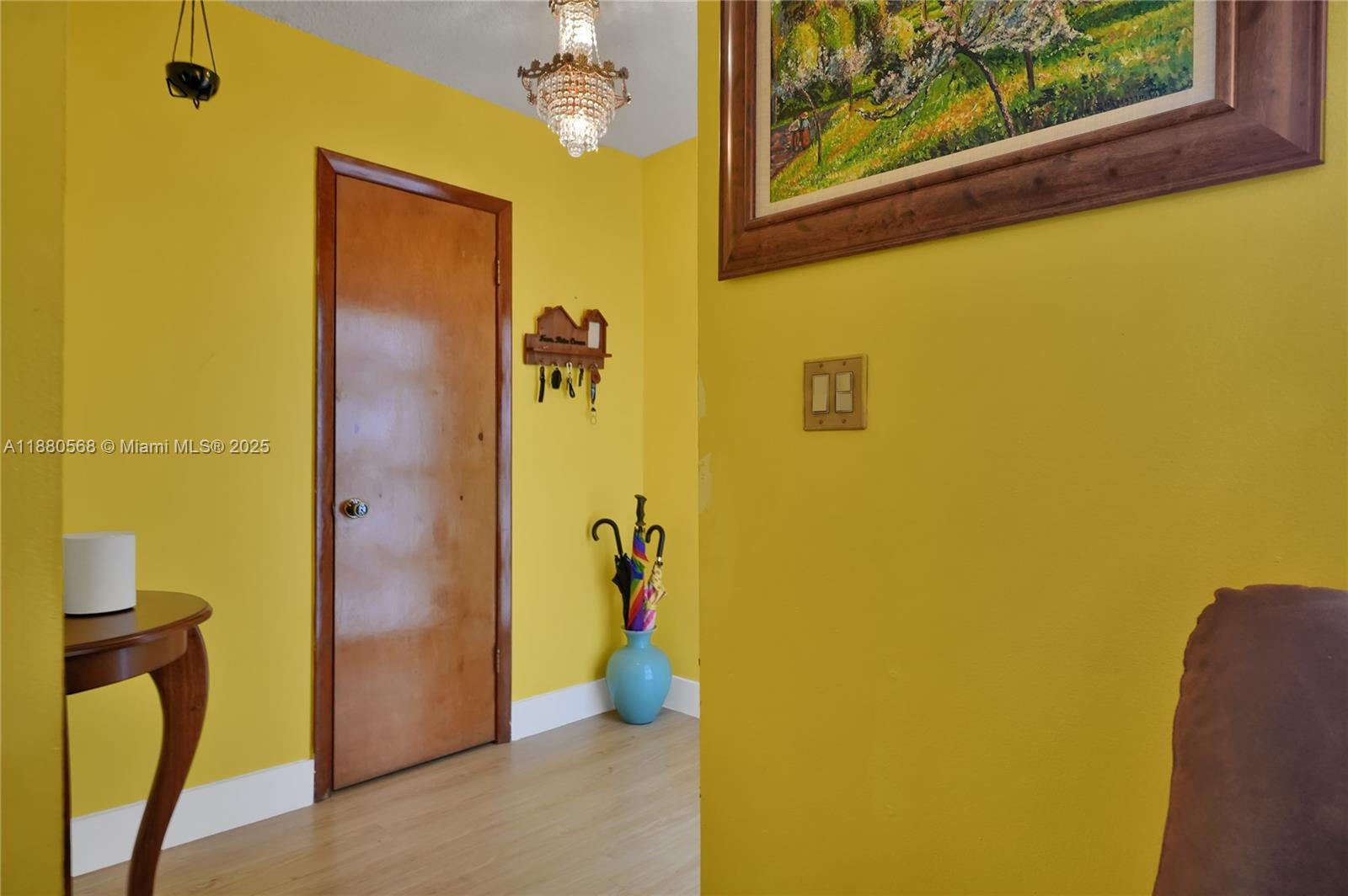 EL RELOJ VILLAS CONDO - Residential