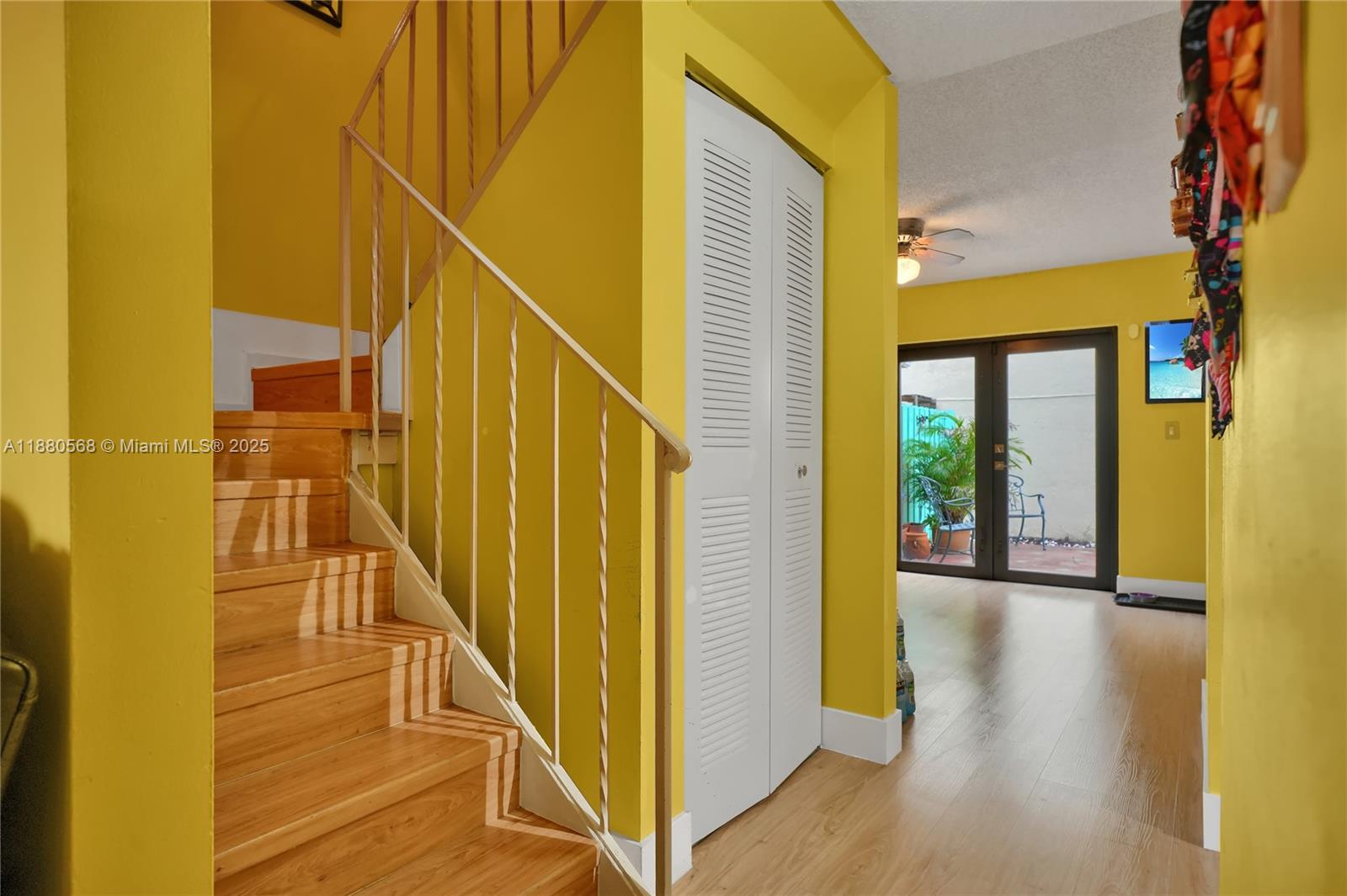 EL RELOJ VILLAS CONDO - Residential