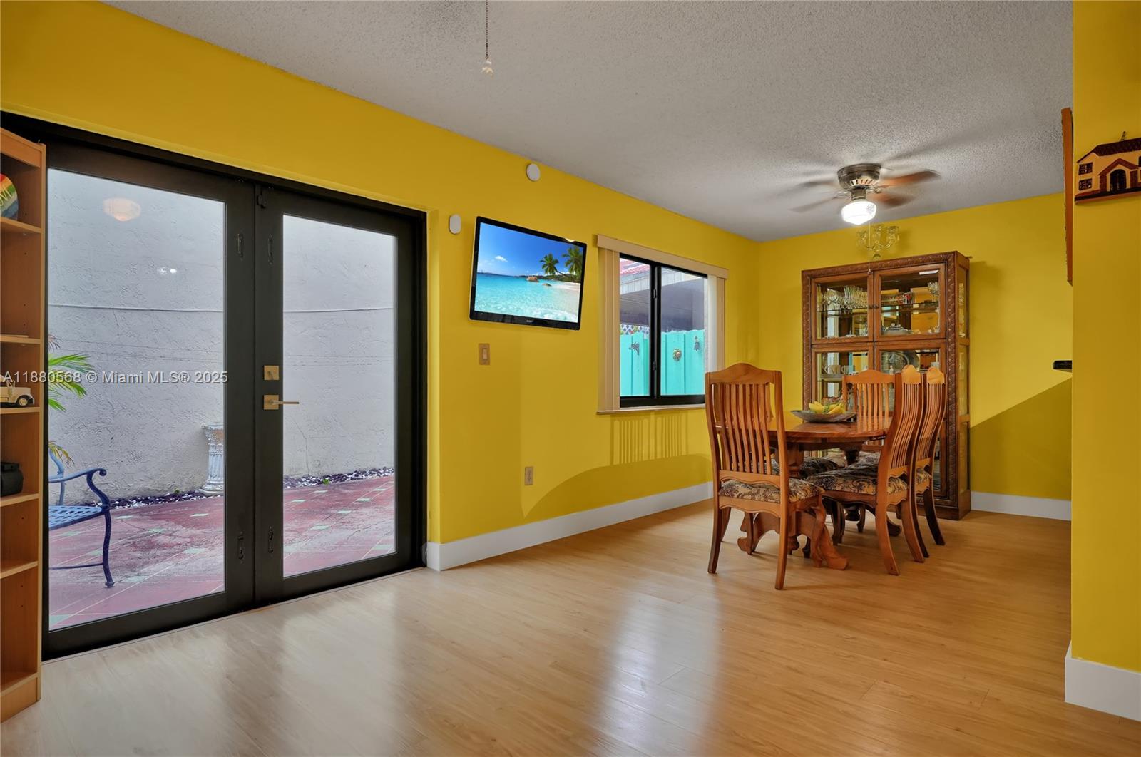 EL RELOJ VILLAS CONDO - Residential