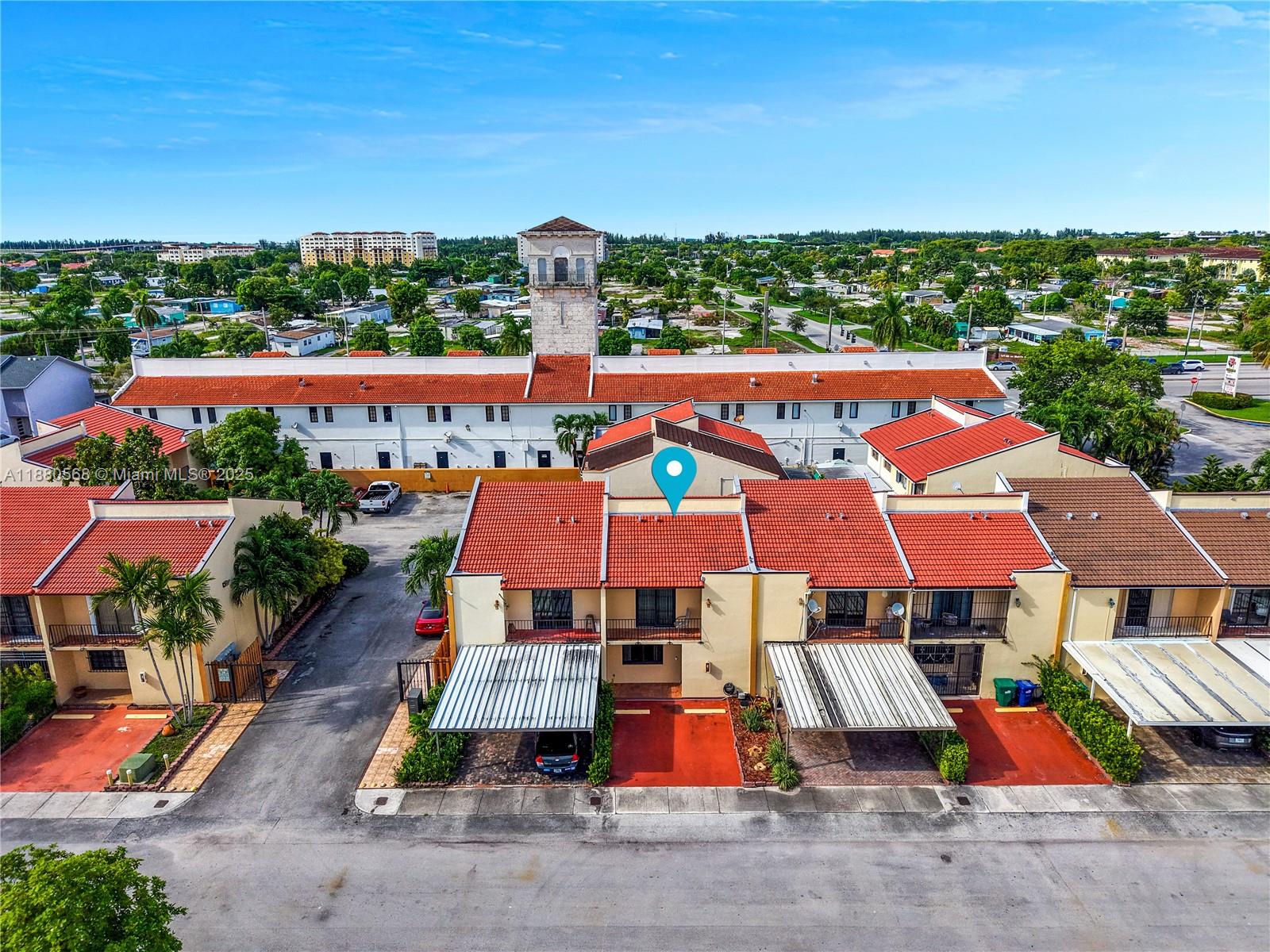 EL RELOJ VILLAS CONDO - Residential