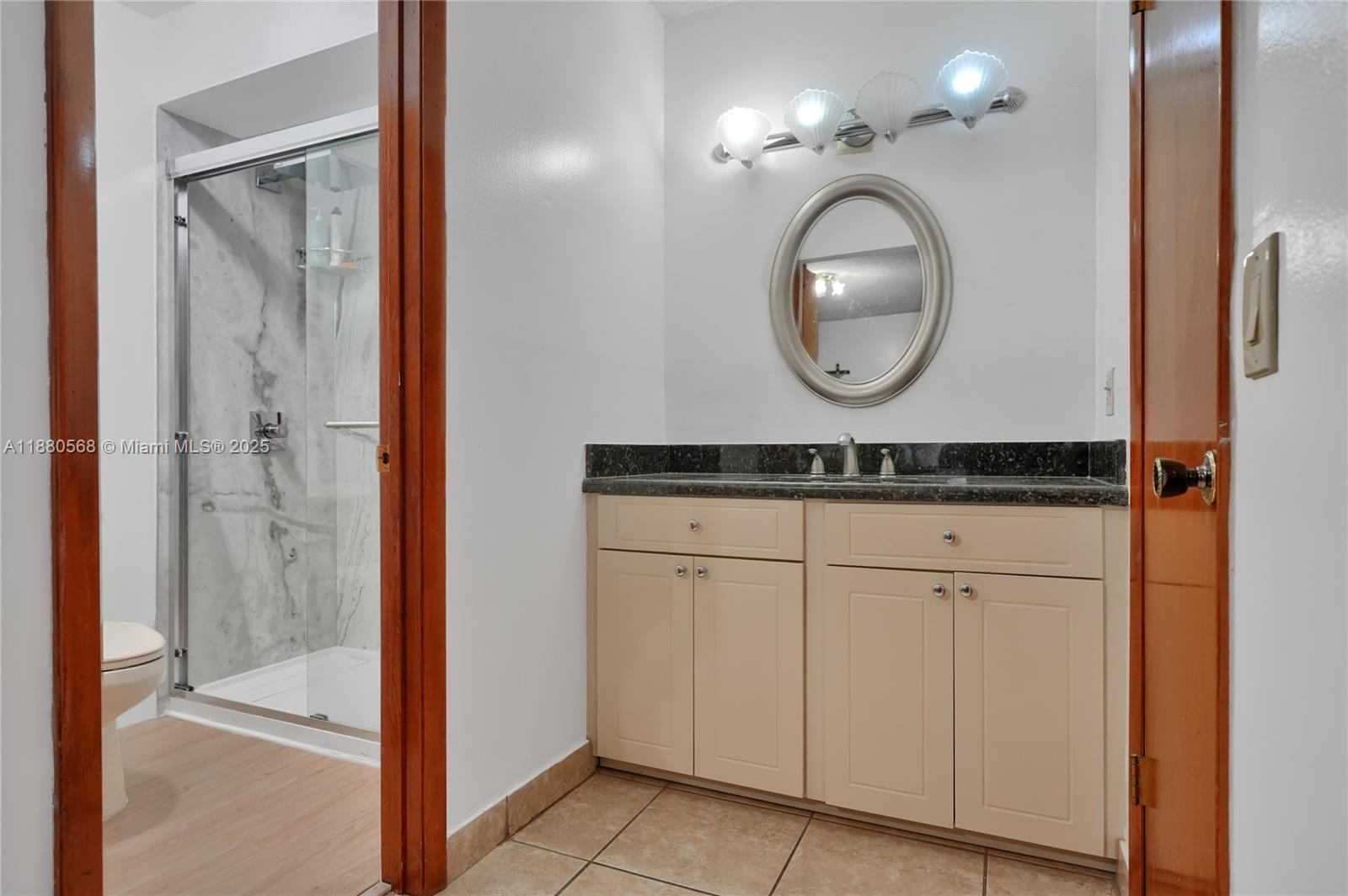 EL RELOJ VILLAS CONDO - Residential