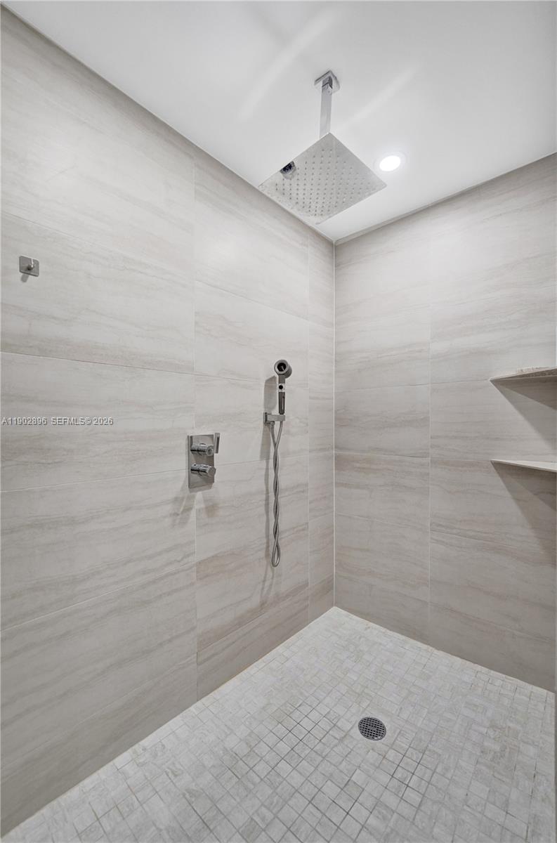 LAS OLAS GRAND CONDO - Residential