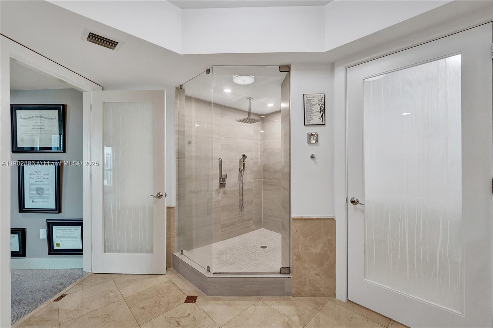 LAS OLAS GRAND CONDO - Residential