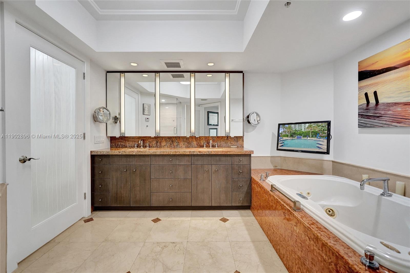 LAS OLAS GRAND CONDO - Residential