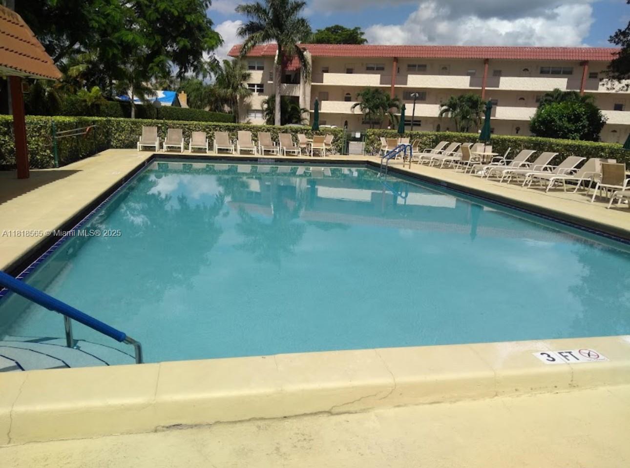 HOLLYBROOK GOLF AND - Residential Lease