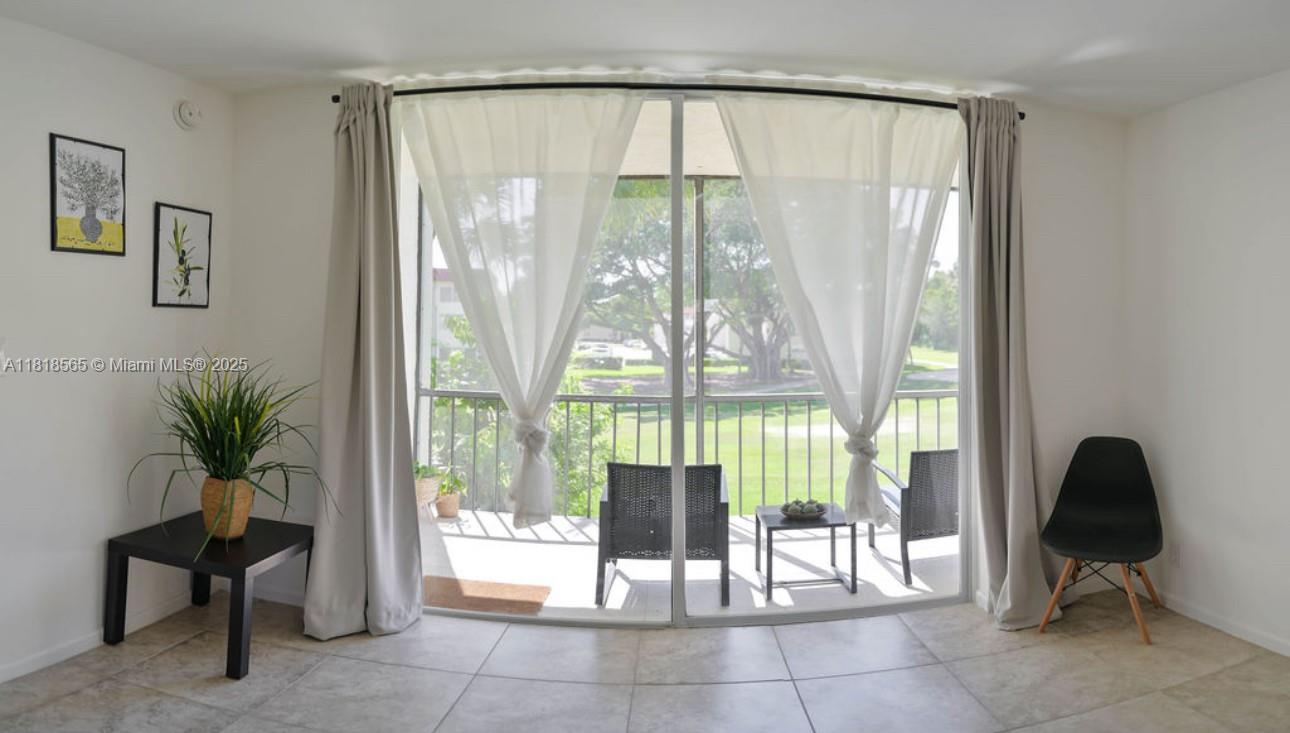 HOLLYBROOK GOLF AND - Residential Lease