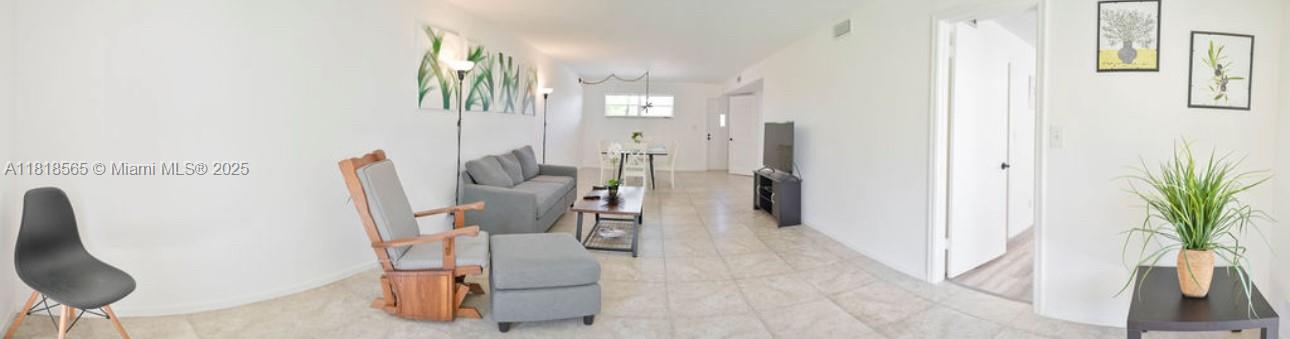 HOLLYBROOK GOLF AND - Residential Lease