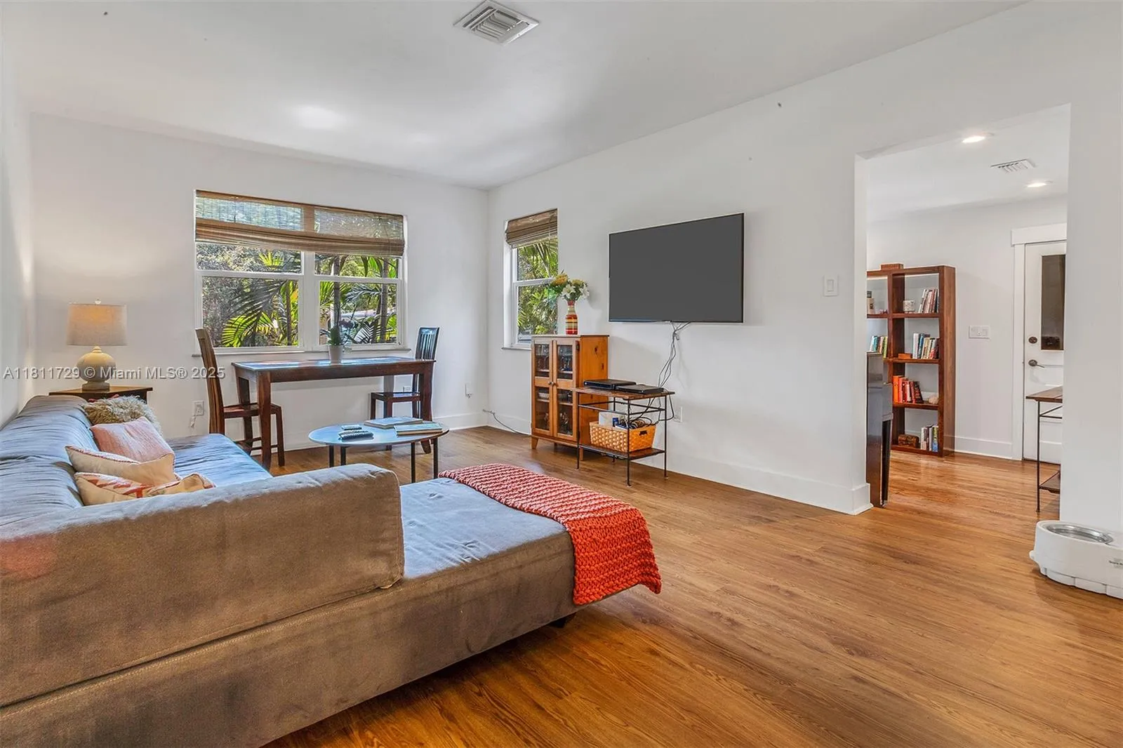 South Miami, Florida 33143, United States, 2 Bedrooms Bedrooms, ,1 BathroomBathrooms,Residential,Active,139851