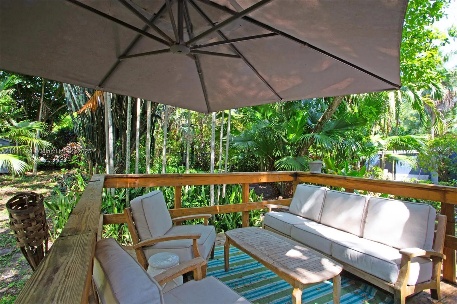 South Miami, Florida 33143, United States, 2 Bedrooms Bedrooms, ,1 BathroomBathrooms,Residential,Active,139851