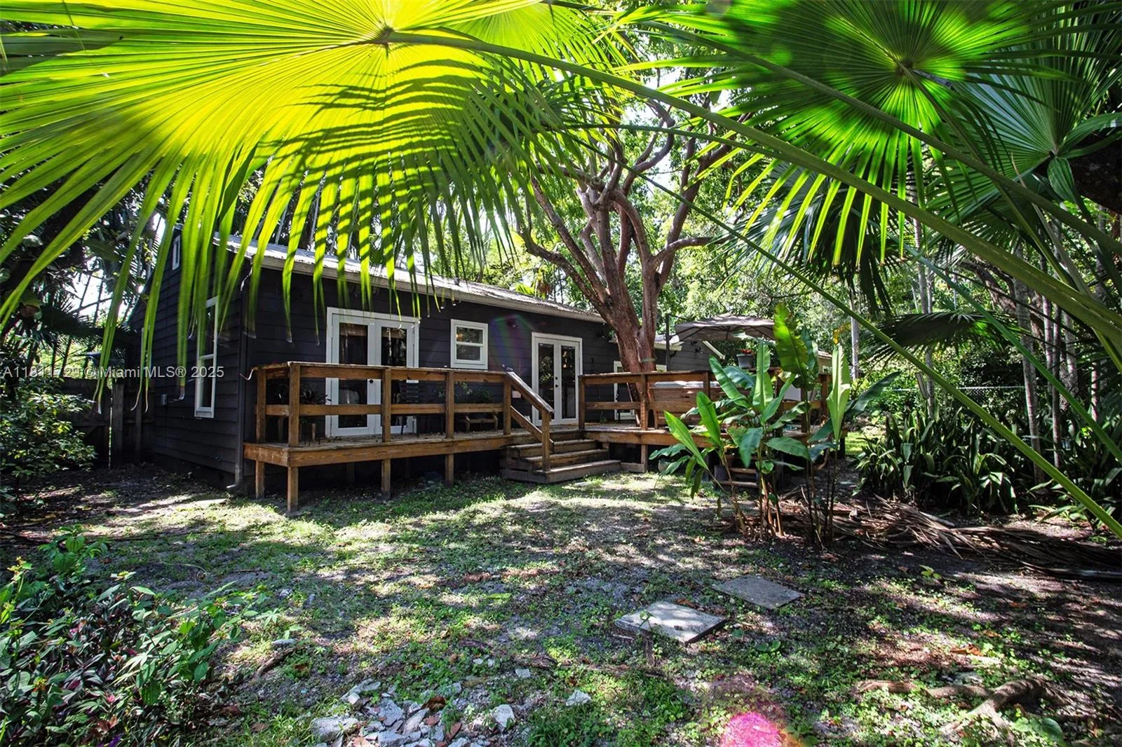 South Miami, Florida 33143, United States, 2 Bedrooms Bedrooms, ,1 BathroomBathrooms,Residential,Active,139851