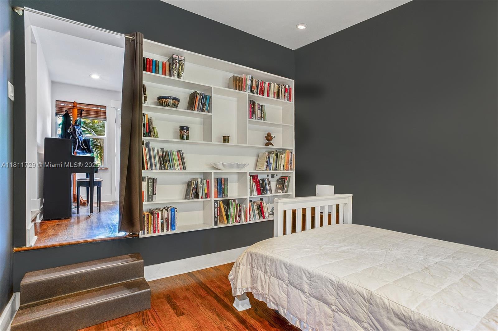 LAWRENCE TERRACE - Residential