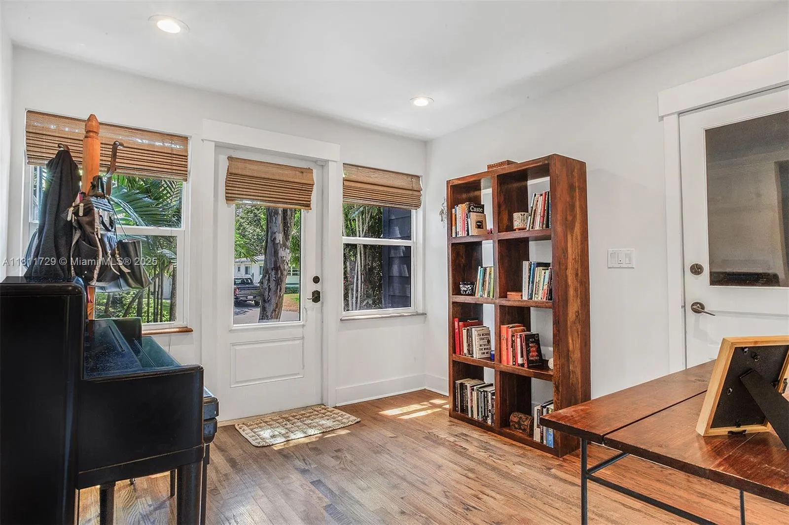 South Miami, Florida 33143, United States, 2 Bedrooms Bedrooms, ,1 BathroomBathrooms,Residential,Active,139851