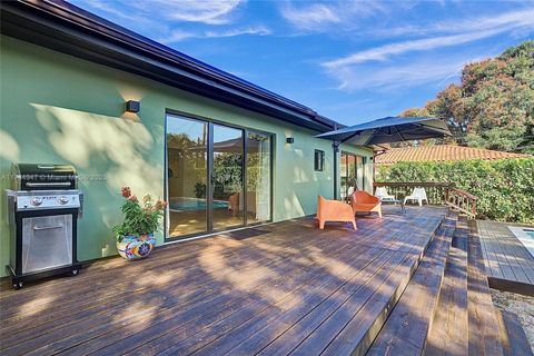 A home in El Portal