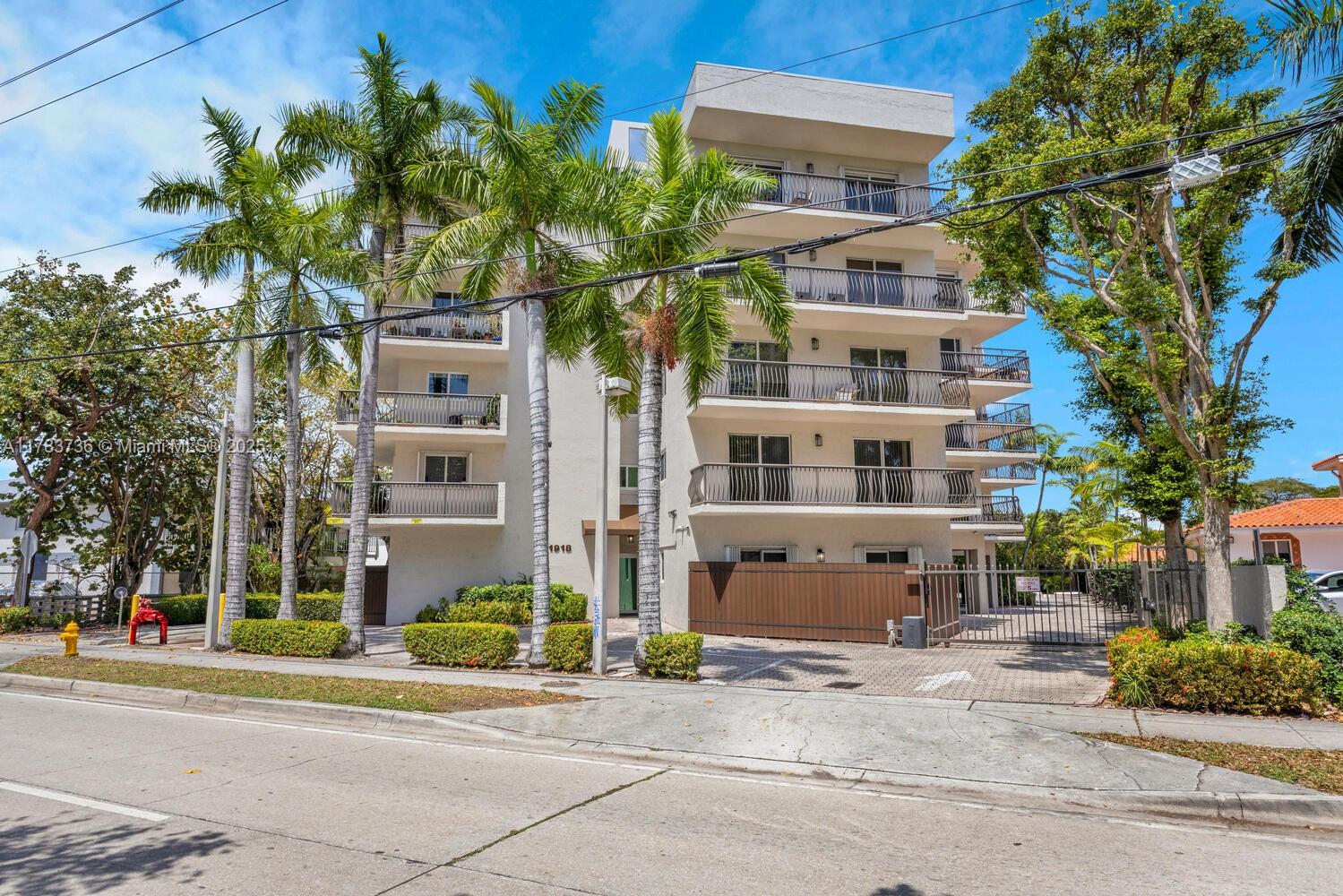 1918 Brickell Ave 204